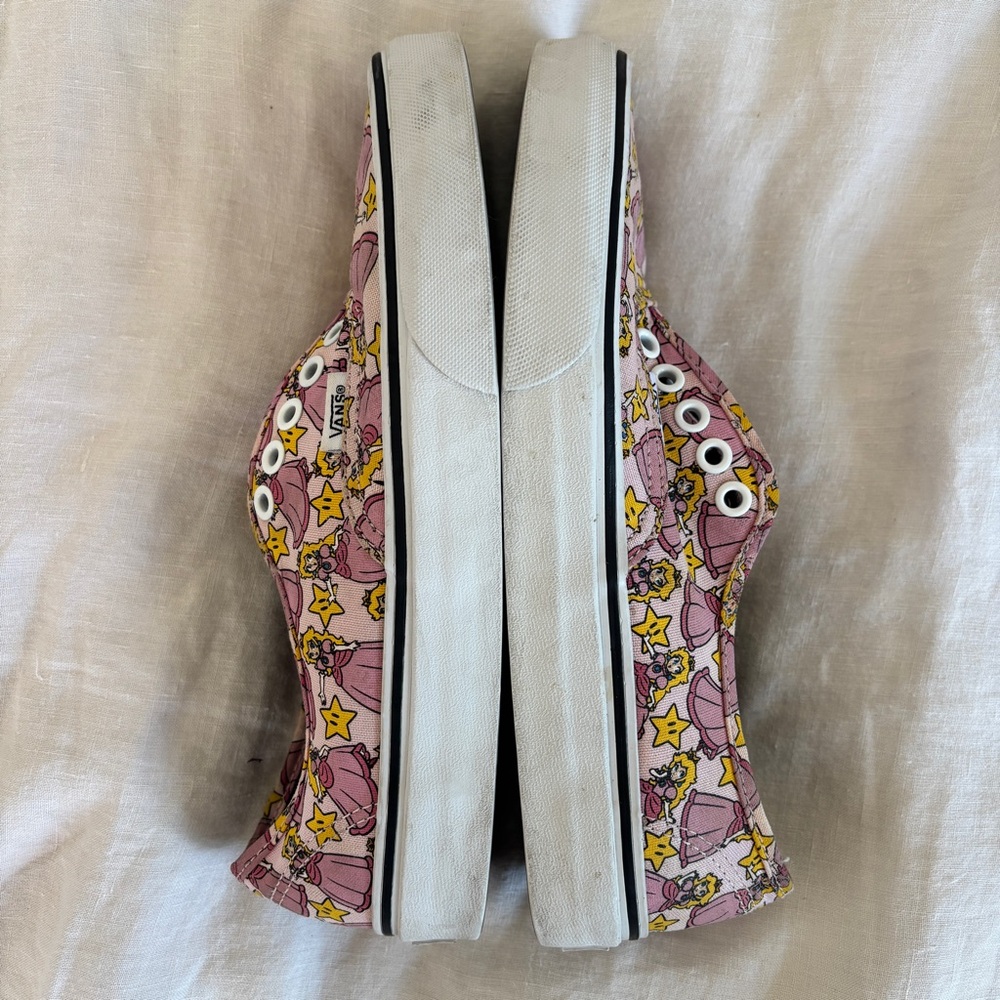 VANS x Nintendo Authentic Princess Peach Sneakers RARE Size 7M/8.5W - Picture 7 of 13